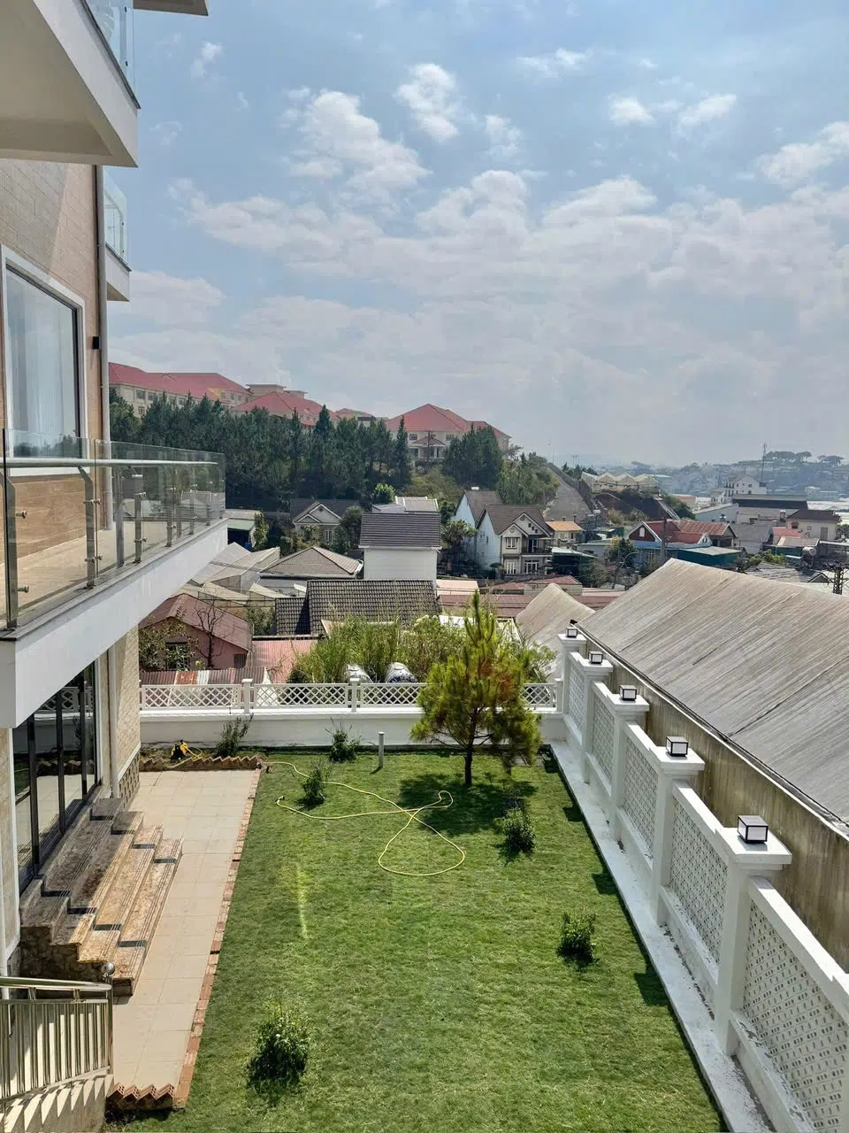 Villa Sân vườn View đẹp thiết kế hiện đại - thuê villa đà lạt ảnh 2