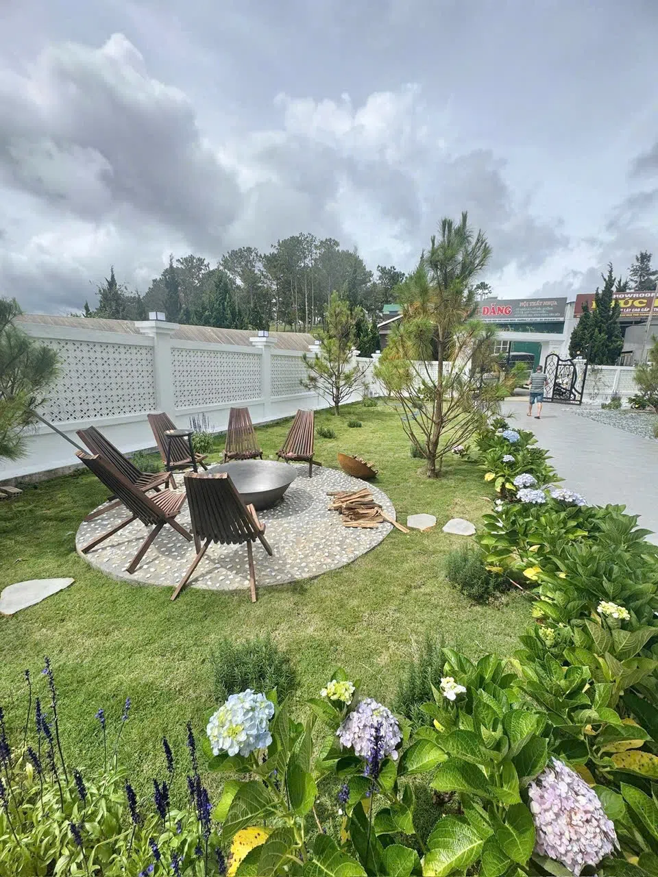 Villa Sân vườn View đẹp thiết kế hiện đại - thuê villa đà lạt ảnh 3