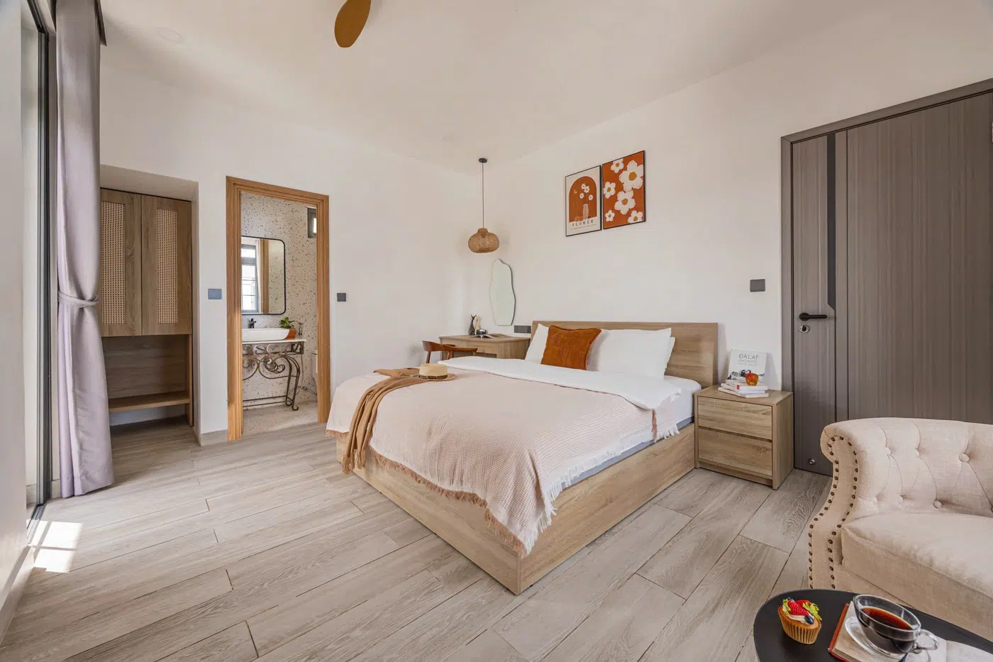 Villa sân vườn với kiến trúc hiện đai ngay trung tâm Đà Lạt - thuê villa đà lạt ảnh 3